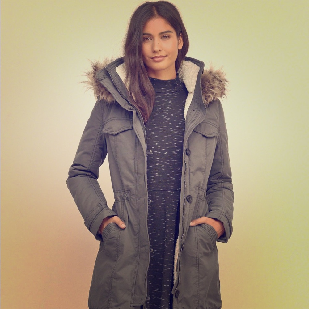 A&F Sherpa lined parka like new